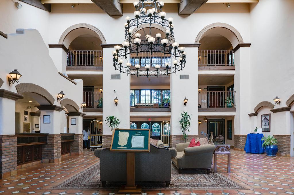 Buena Park Grand Hotel & Suites Экстерьер фото