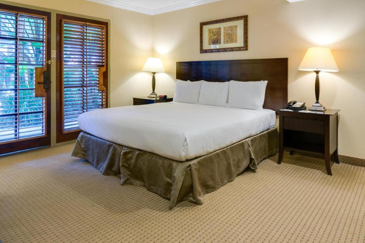Buena Park Grand Hotel & Suites Экстерьер фото