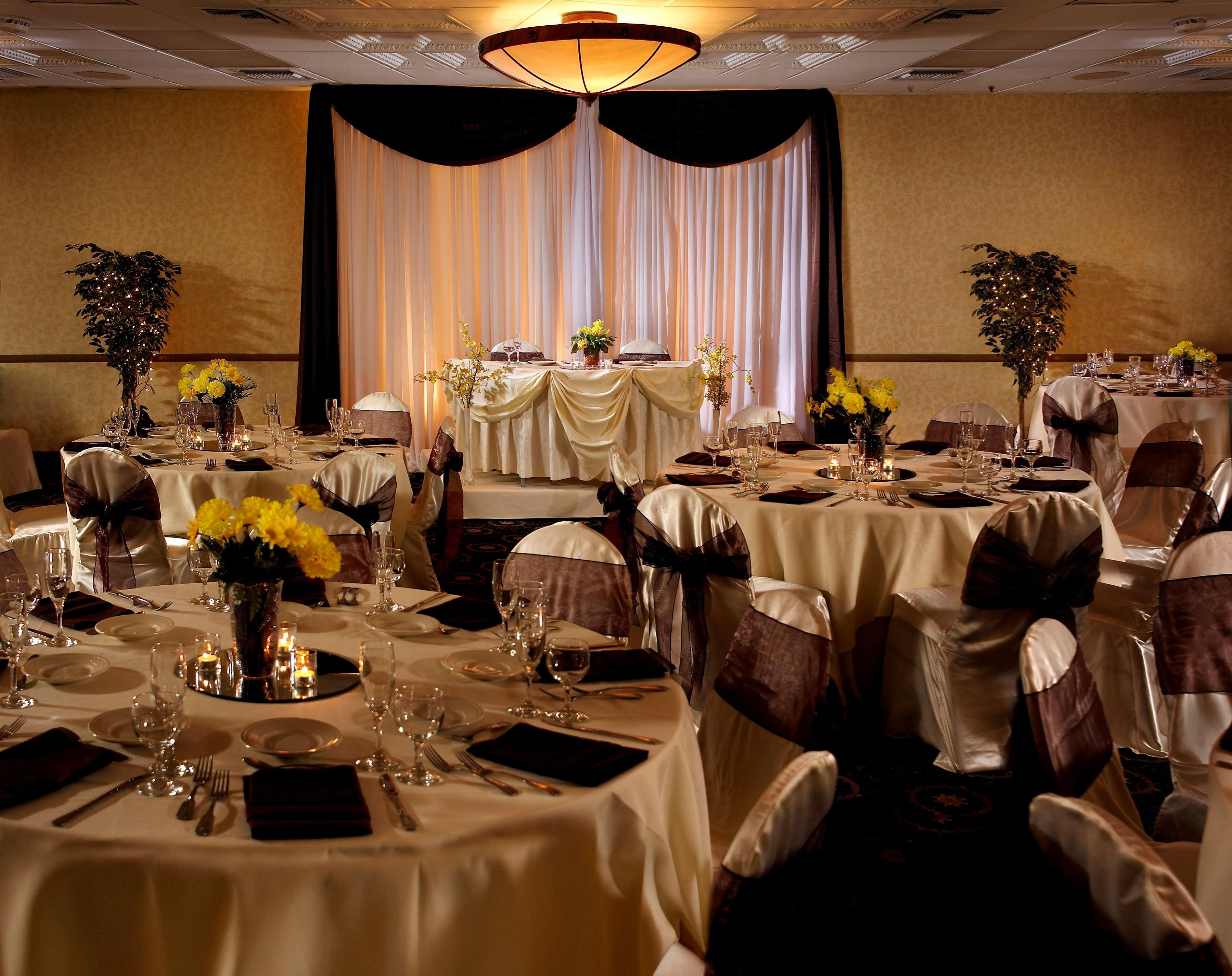 Buena Park Grand Hotel & Suites Экстерьер фото