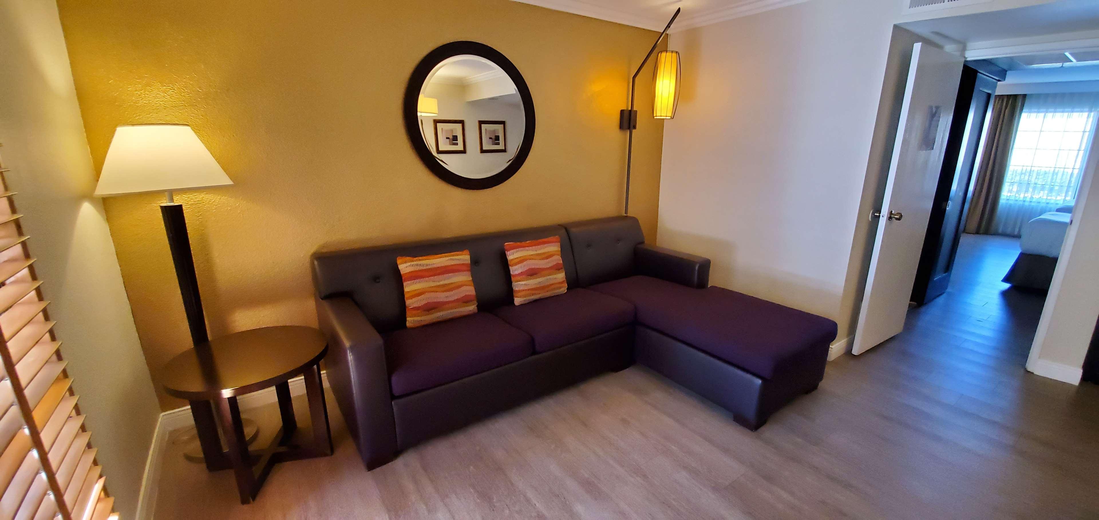 Buena Park Grand Hotel & Suites Экстерьер фото