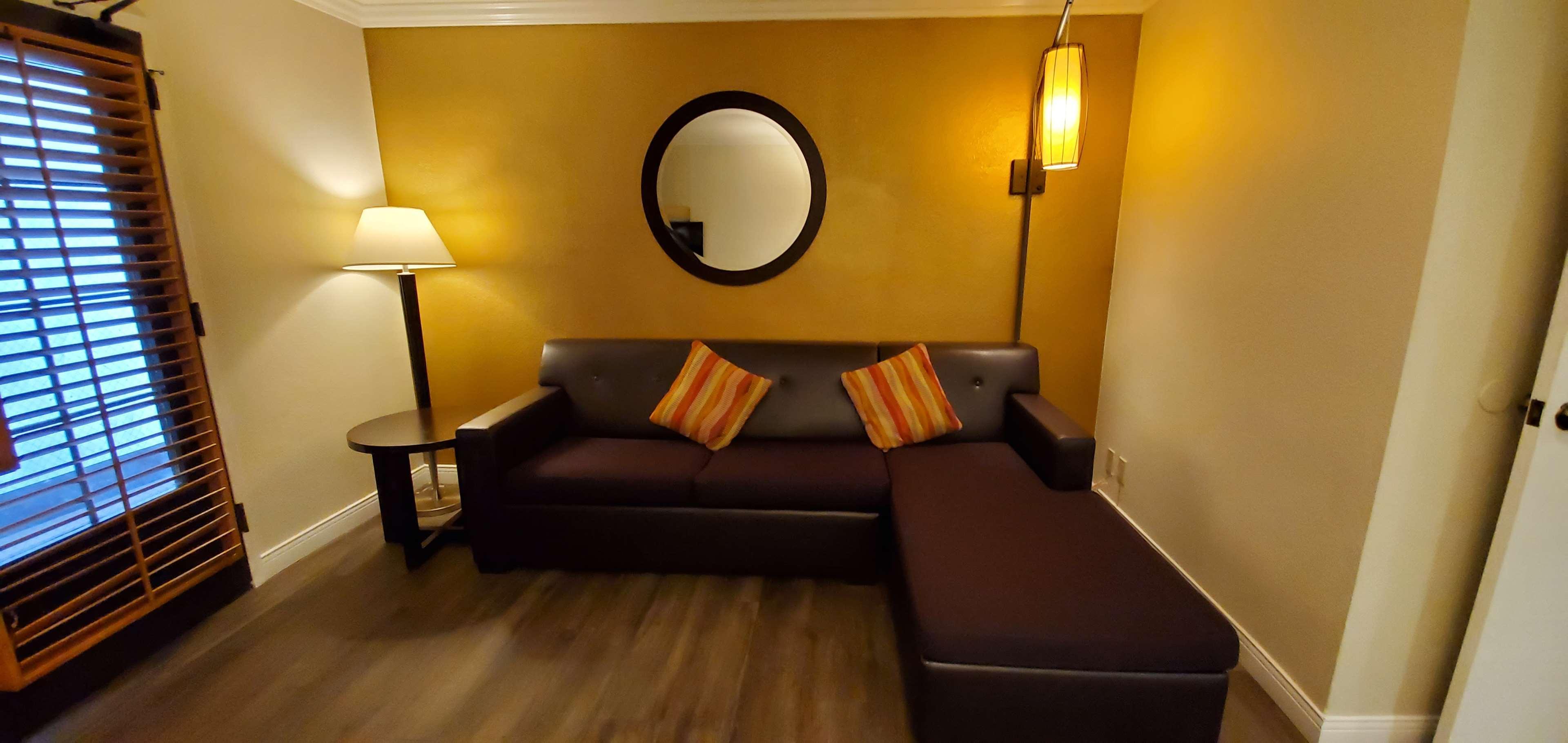 Buena Park Grand Hotel & Suites Экстерьер фото