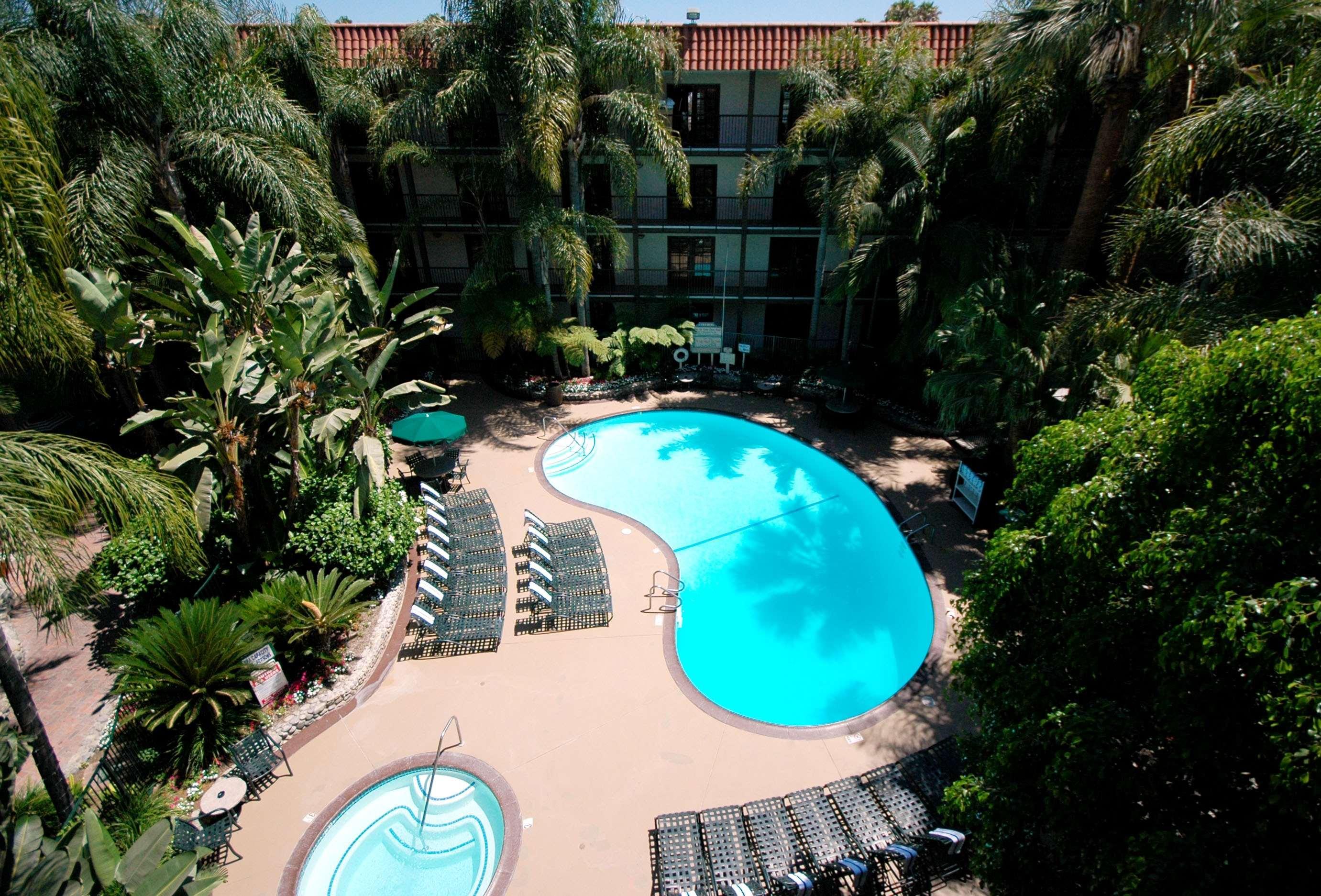 Buena Park Grand Hotel & Suites Экстерьер фото
