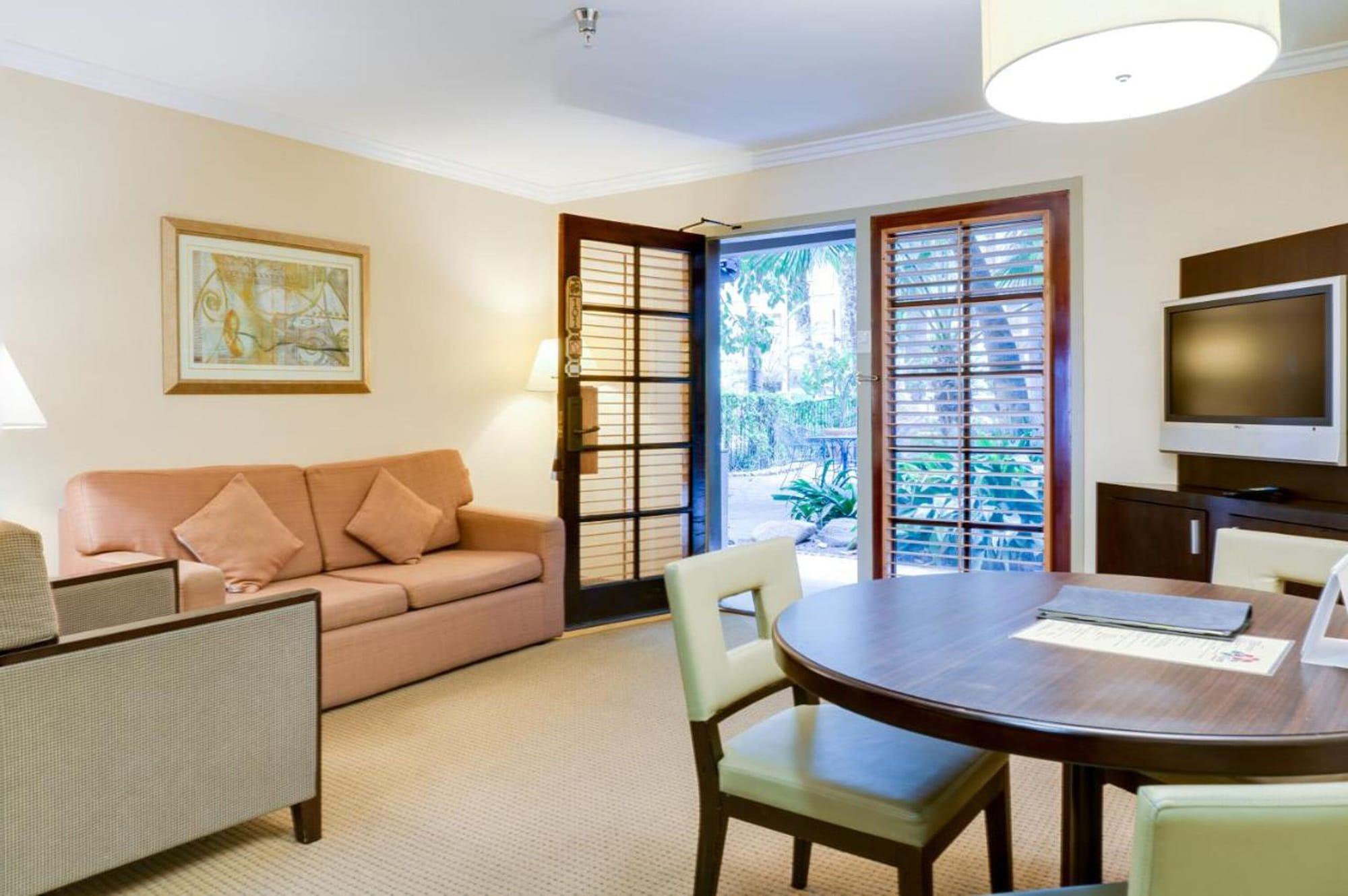 Buena Park Grand Hotel & Suites Экстерьер фото