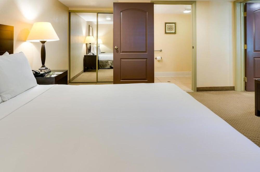 Buena Park Grand Hotel & Suites Экстерьер фото