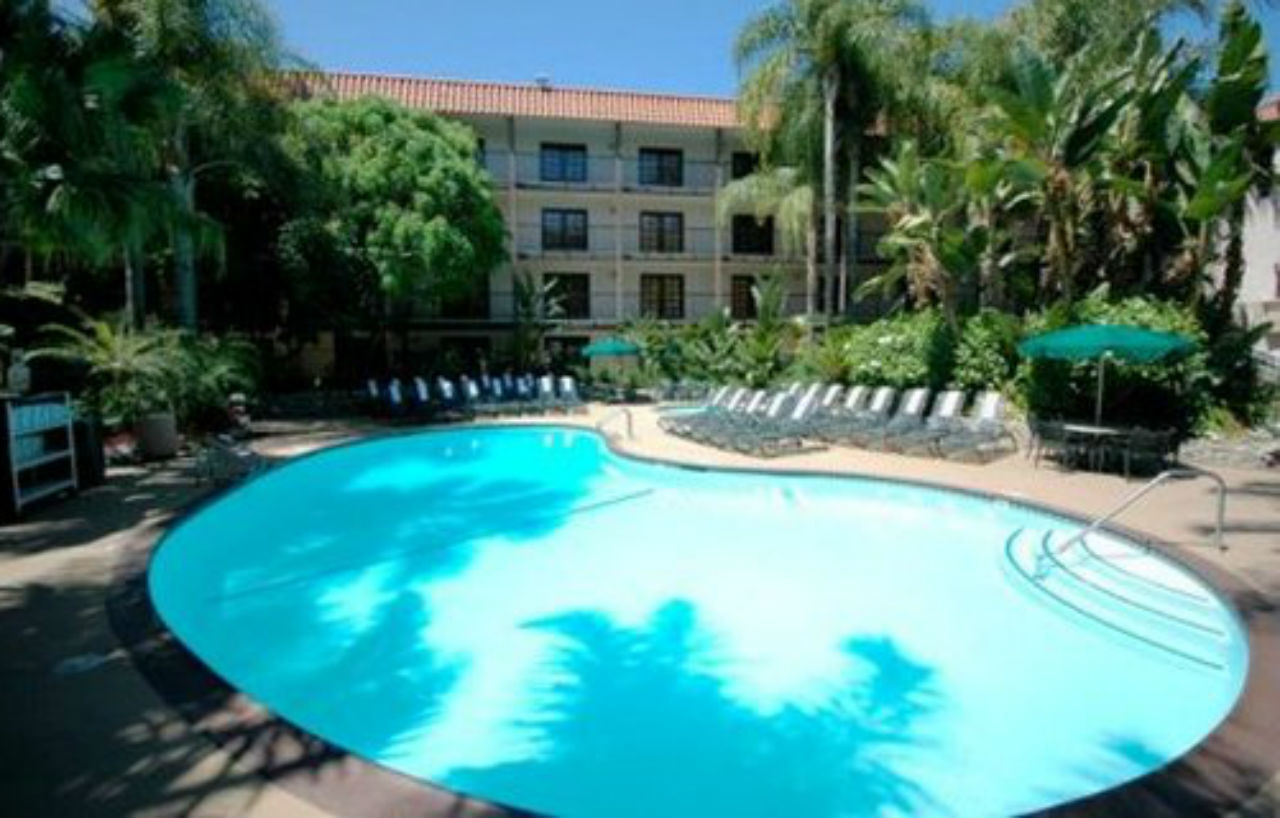 Buena Park Grand Hotel & Suites Экстерьер фото